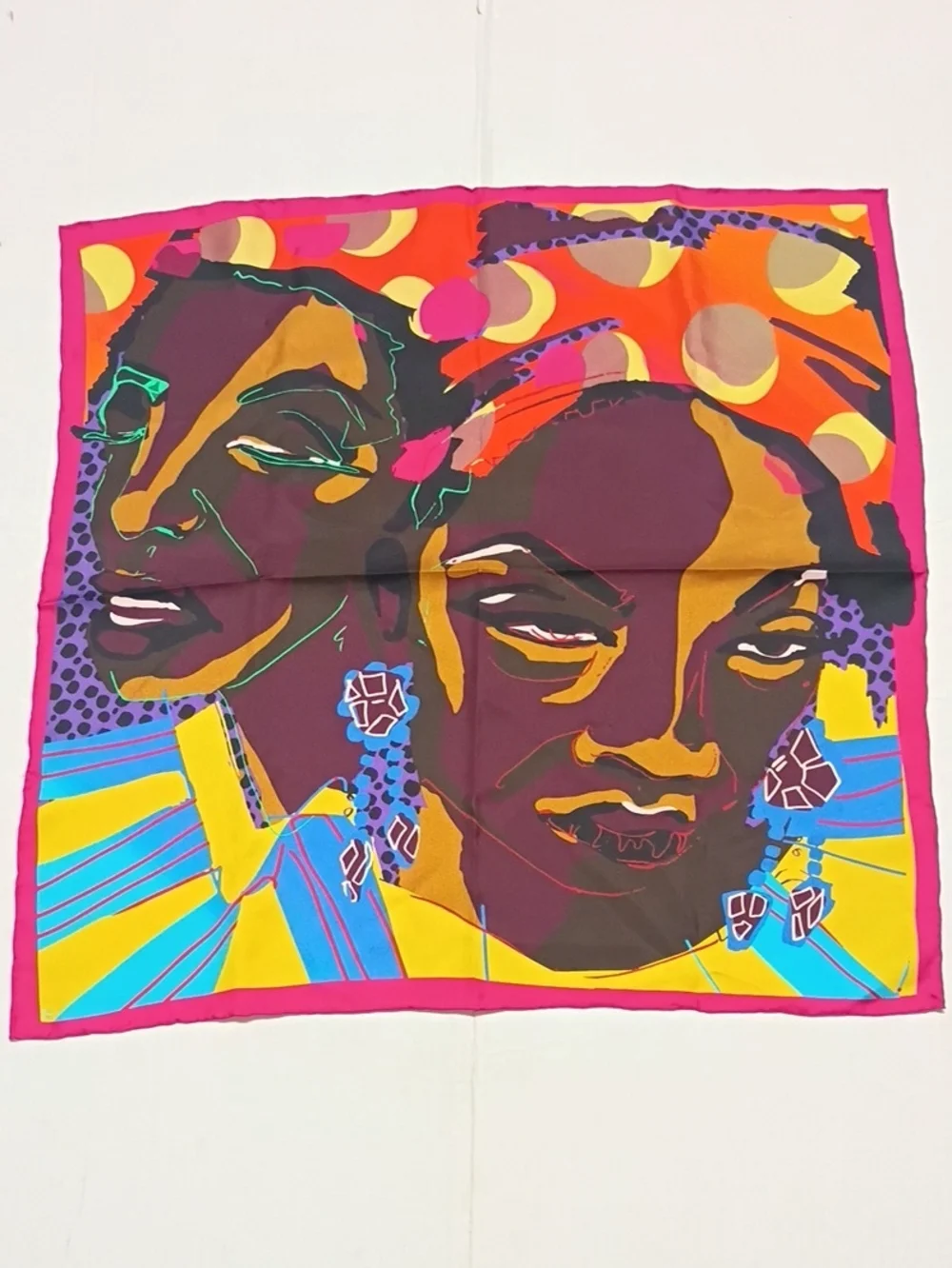 ❤️Vintage SAKS FIFTH AVENUE SFA Luxurious Silk Italy Op Art Scarf 22x21